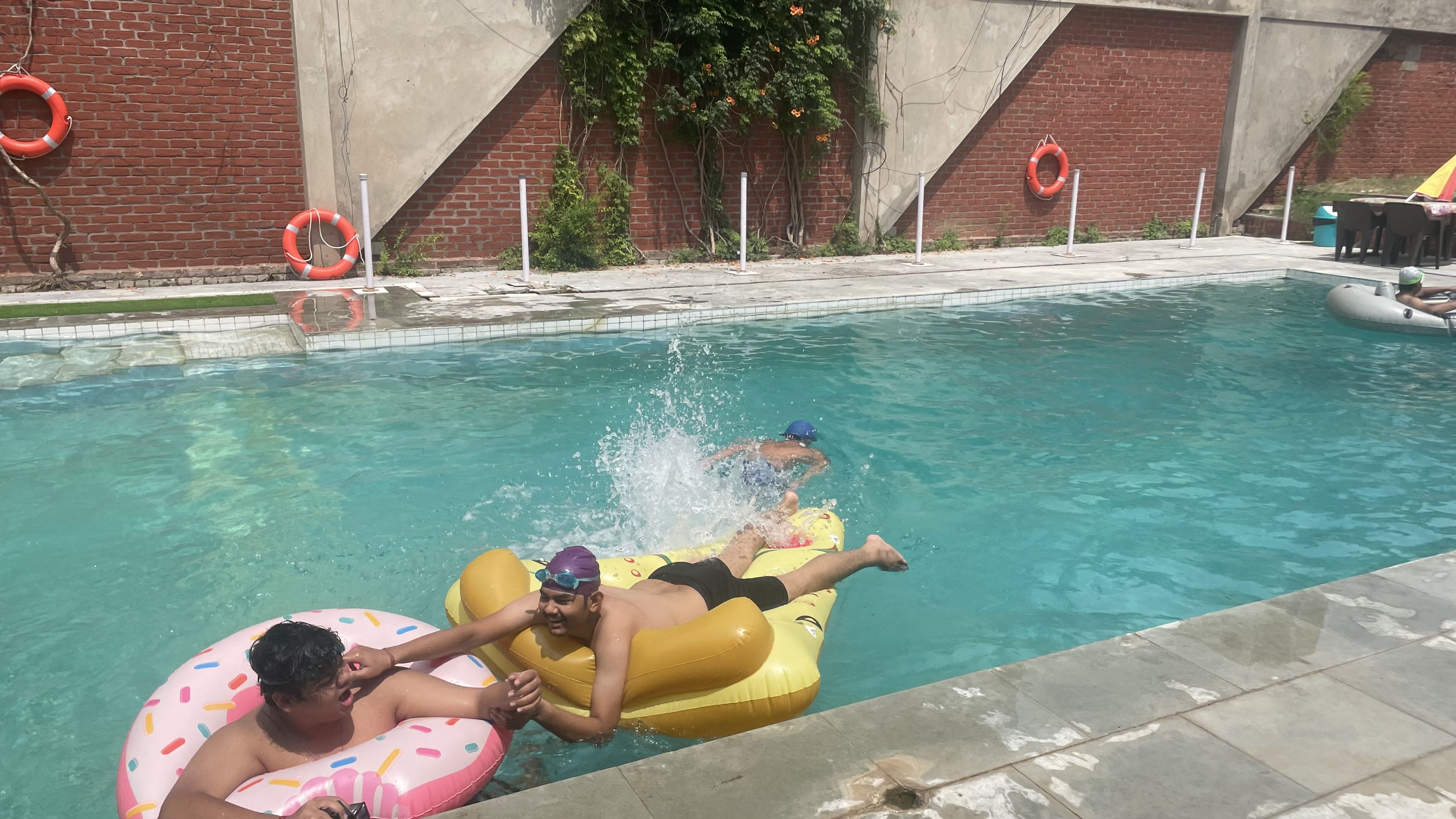 Family Mornings at the Pool — photo 2