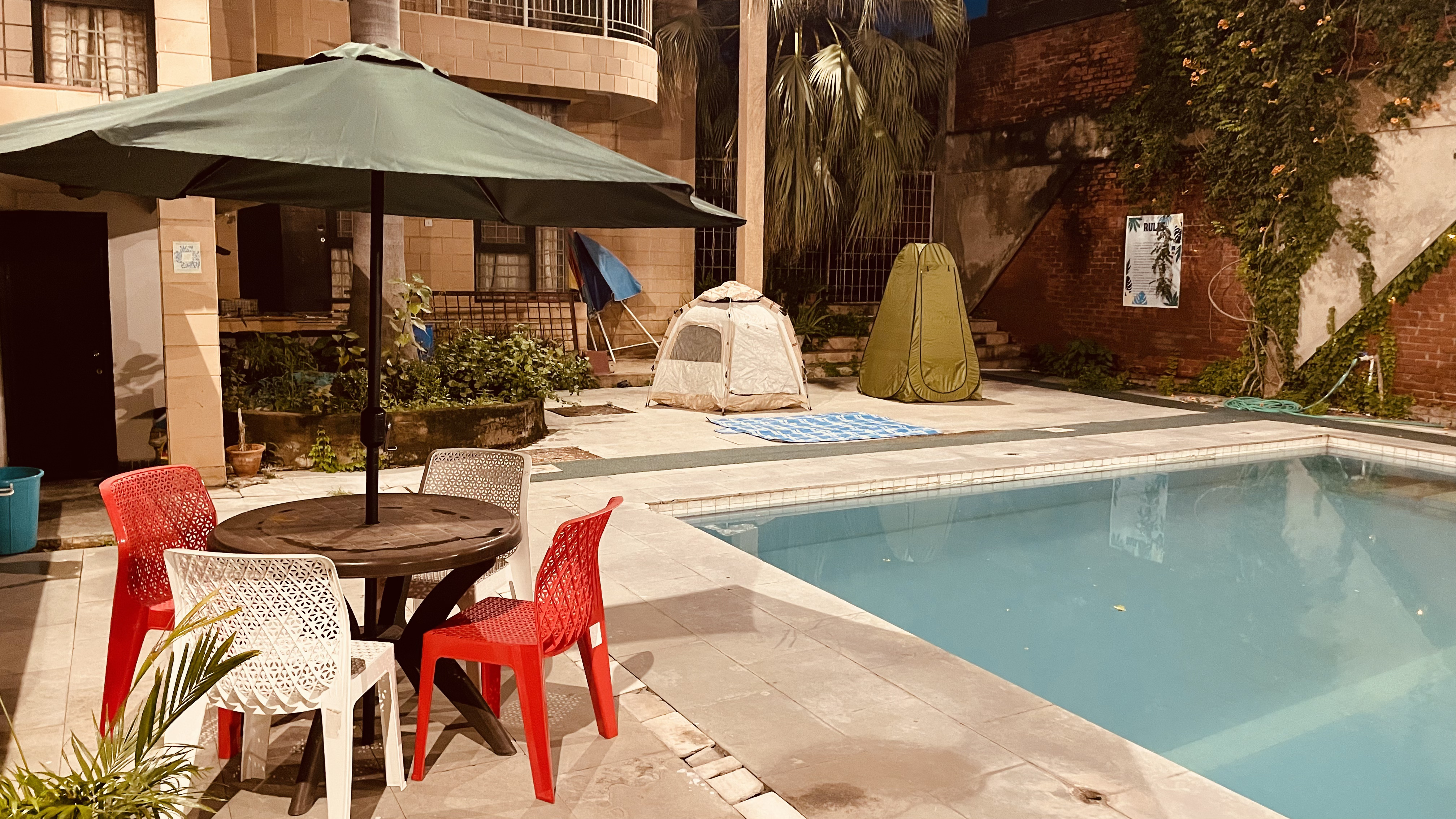 Tri-Color Pool Party — photo 5