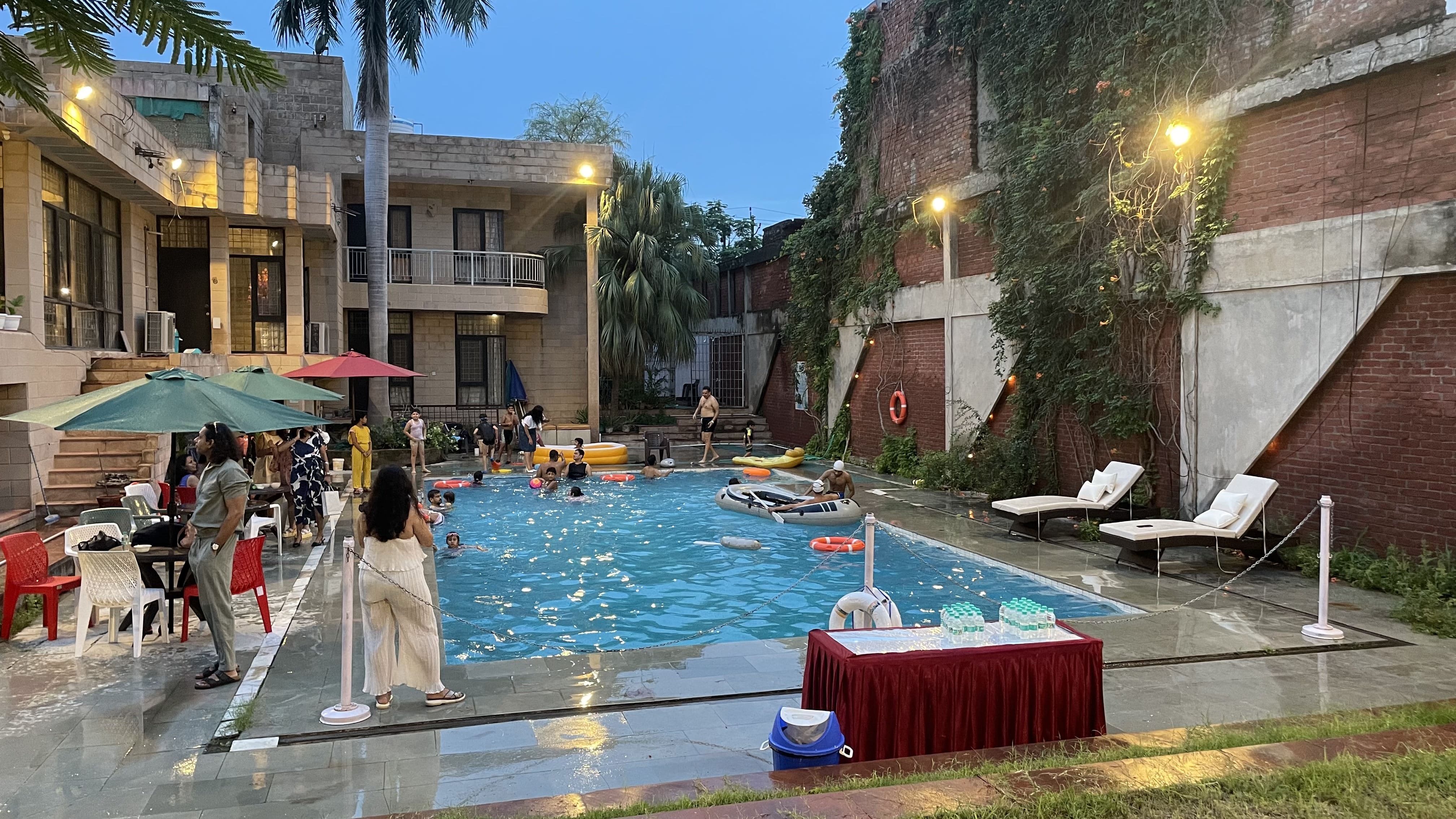 Pool Party Splash — photo 6