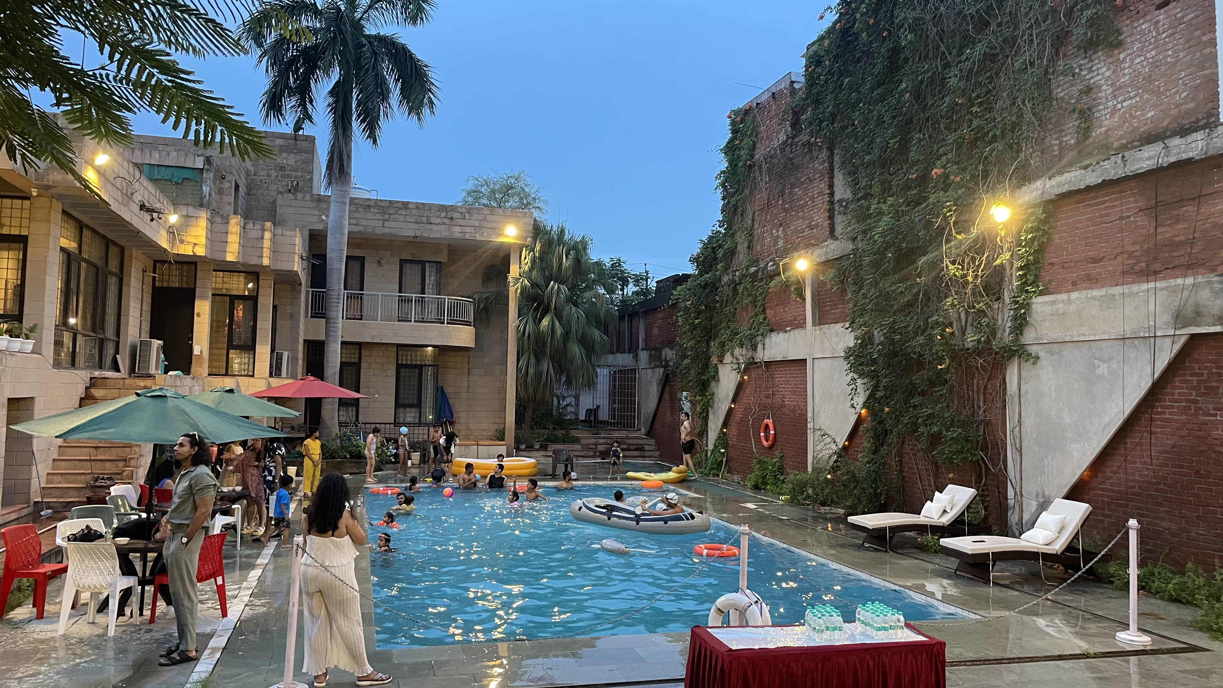 Pool Party Splash — photo 3