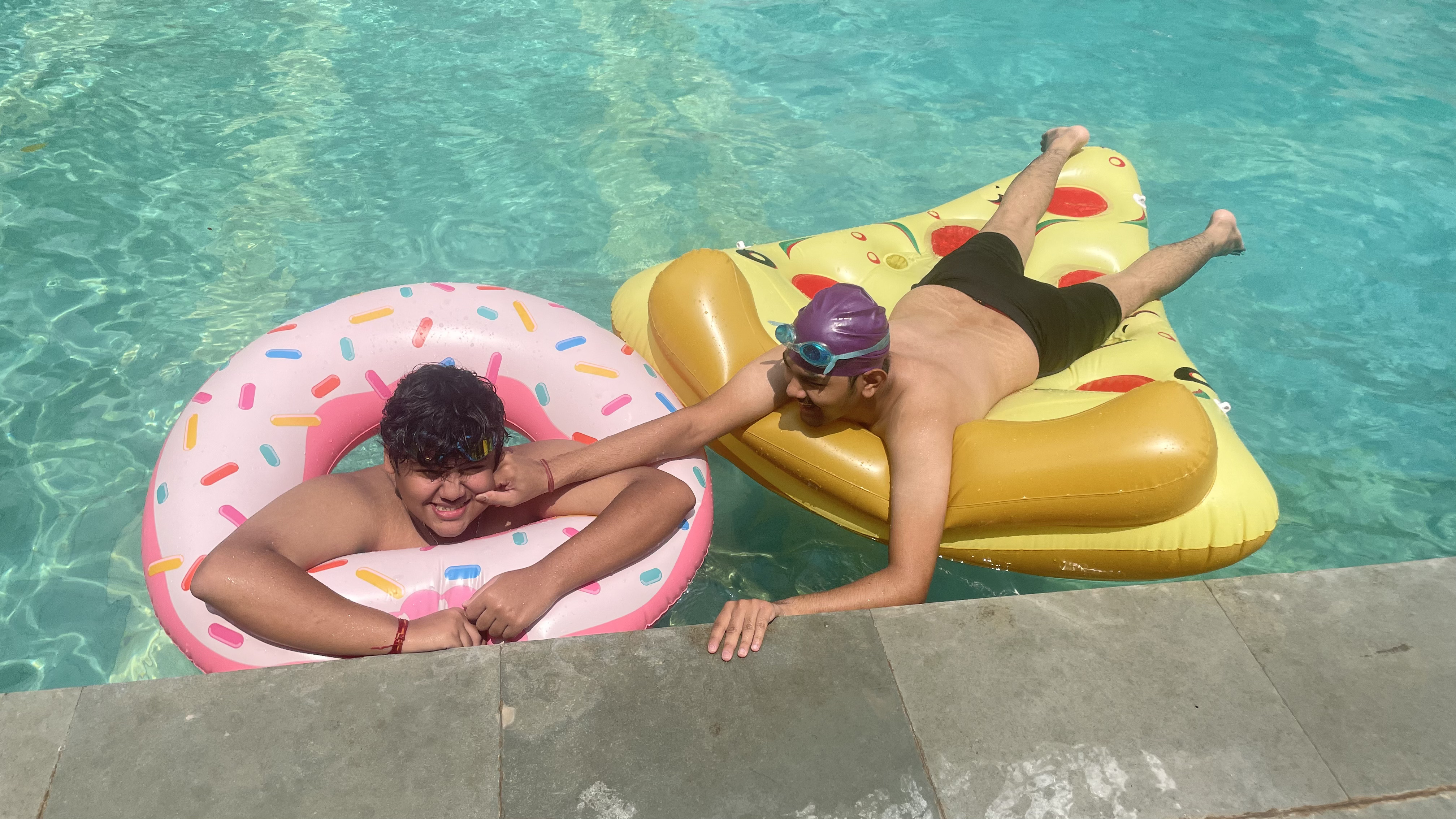 Private Pool Booking — photo 1